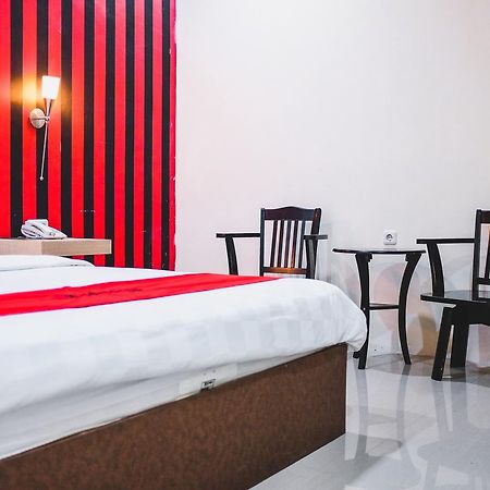Reddoorz Plus Near Mall Panakukang マカッサル エクステリア 写真
